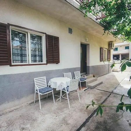 Apartment With Parking Space - 15420 *